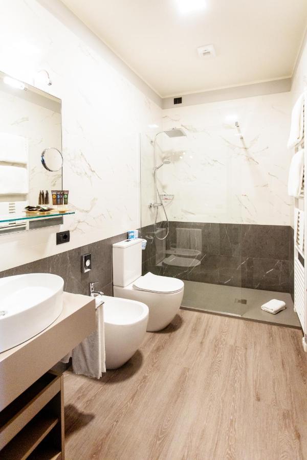 Palazzo Le Poste - Suite And Apartments Parma Luaran gambar